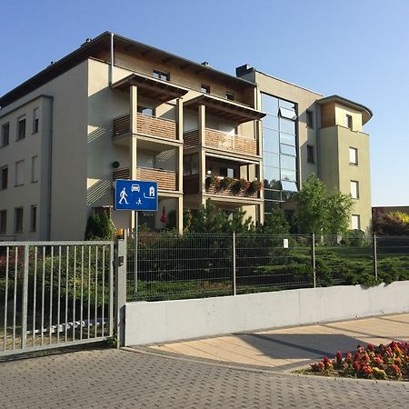 Apartament Pod Sosnami Ustka Exterior foto